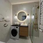 Deluxe Domaniewska With Ac By Renters Prestige Apartment Warsaw