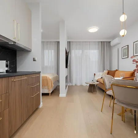 Apartment Deluxe Domaniewska With Ac By Renters