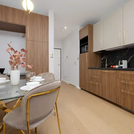 Apartment Deluxe Domaniewska With Ac By Renters *