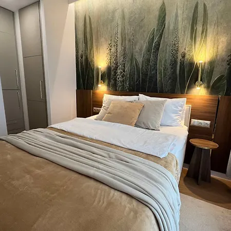 Deluxe Domaniewska With Ac By Renters Prestige *